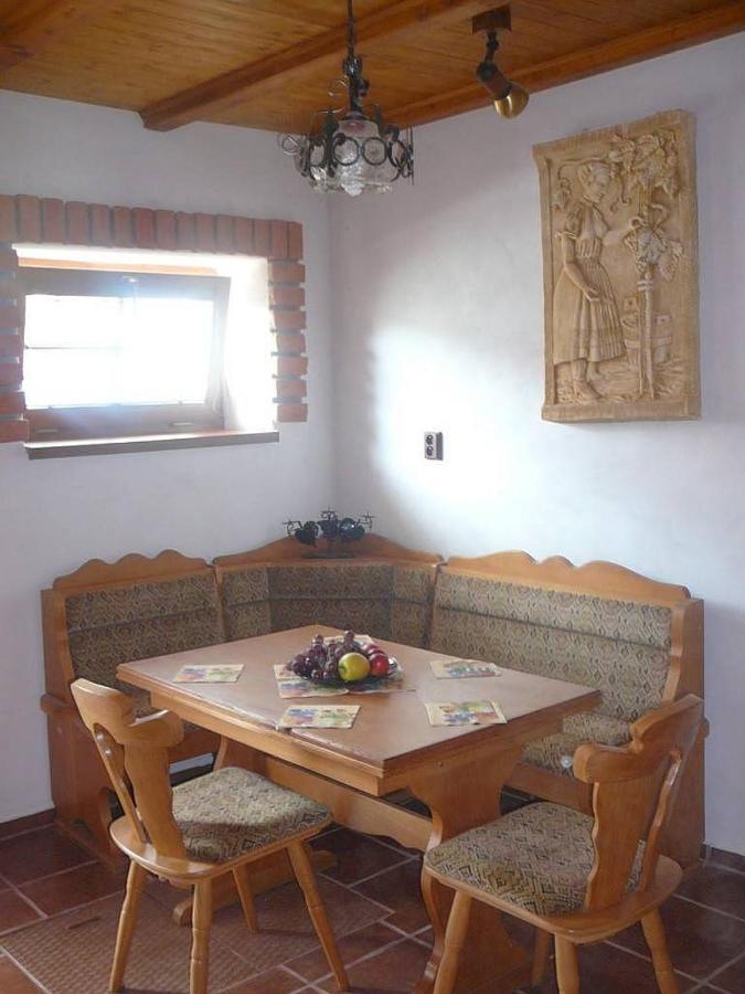Sklipek Na Vetraku Cejkovice (Hodonin)